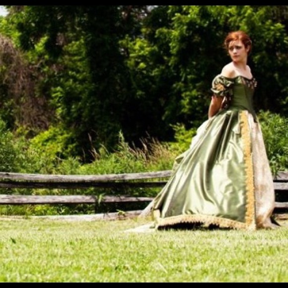 Welcome to My Closet - Picture 4 of 6